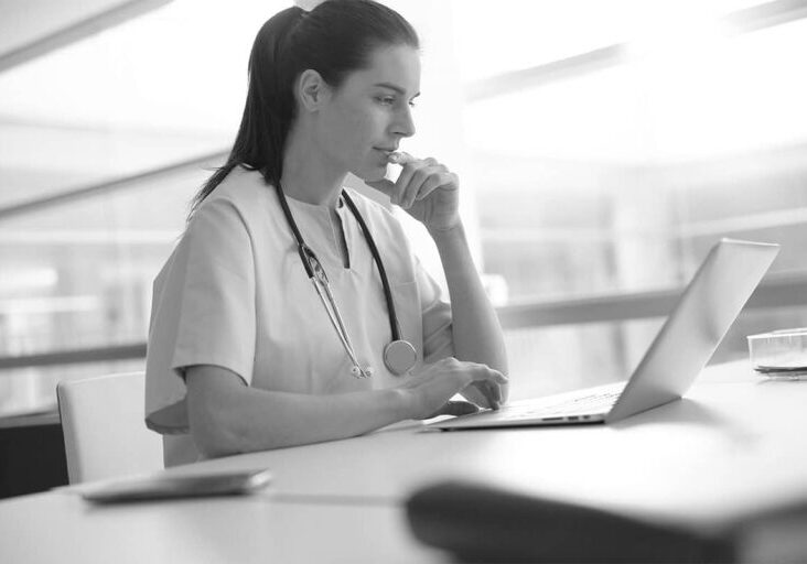 A Nurse Documenting using the GIQuIC Reporting Registry